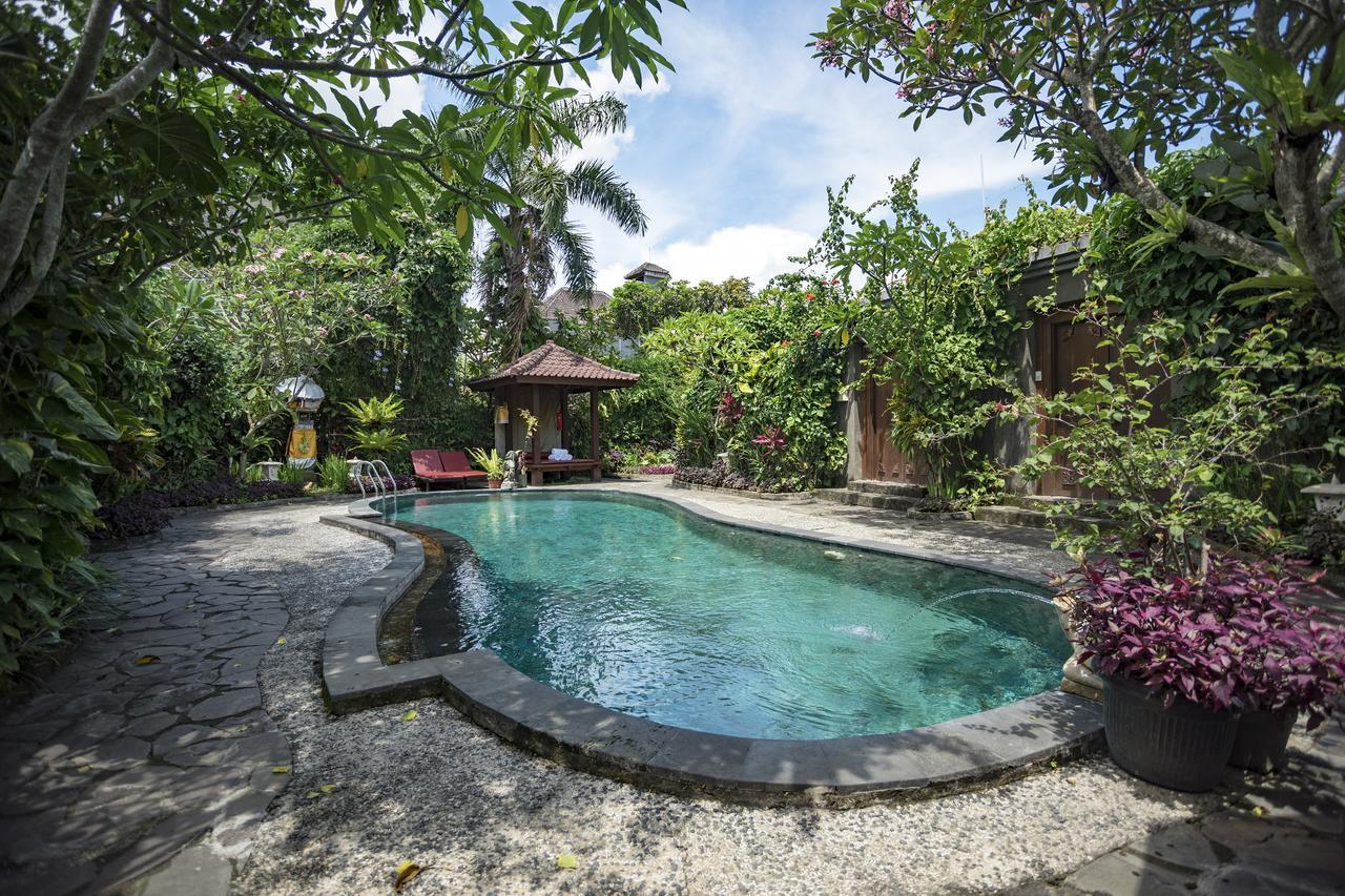 Ladera Villa Ubud Exterior photo